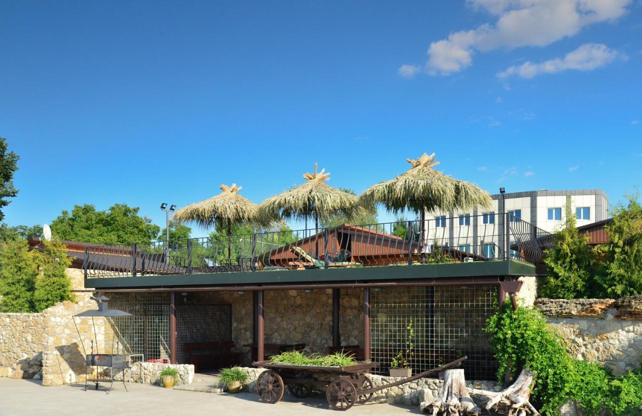 Holiday Village Katrin Nowa Kachowka Exterior foto